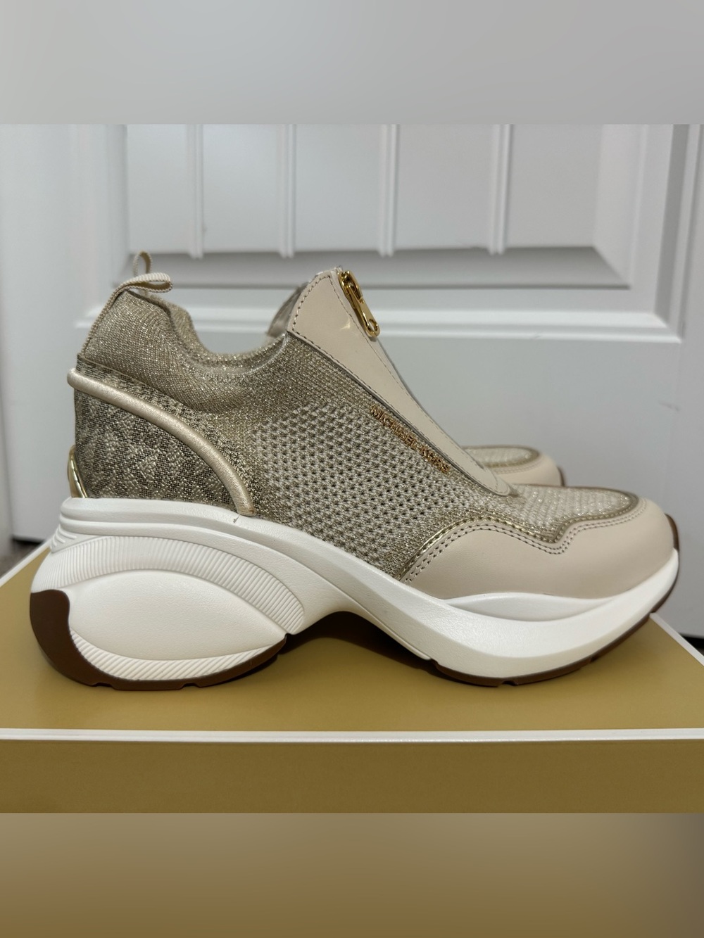 Cool Michael Kors size 7 pale gold Zuma slip on trainers sneakers new